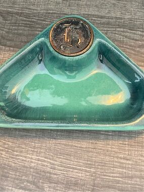 Vintage 1940s Green The Hyde Park Triangle Ashtray Monogram Accent